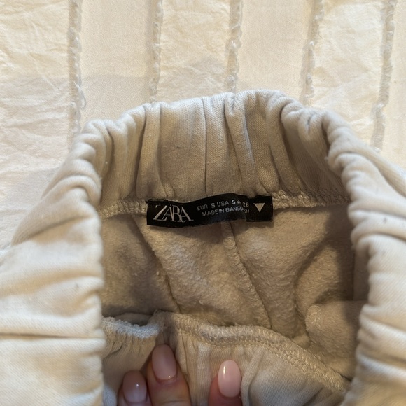 Small Zara sweatpants in off-white/ bone color - Picture 4 of 4